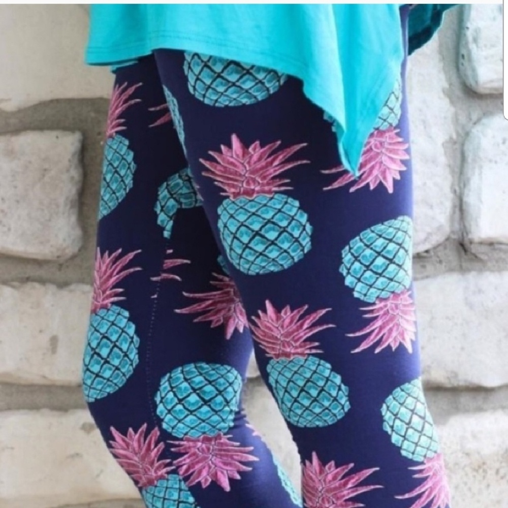 Pineapple leggings!